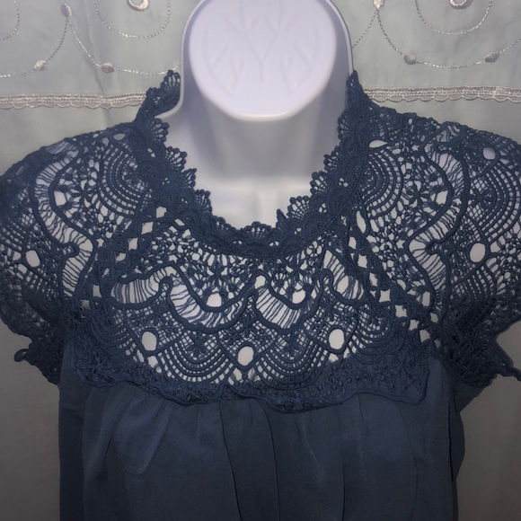 HPx3🎉1 LEFT💙Blue Crotchet Lace-Sliced Blousy Top - Picture 5 of 7